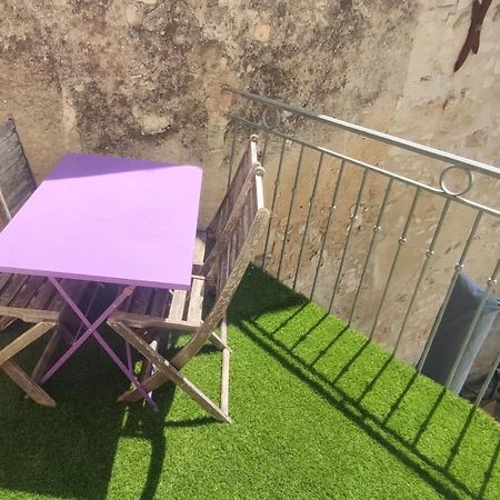 T3 Avec Sa Terrasse Au Coeur Du Village Medieval Sauzet  외부 사진